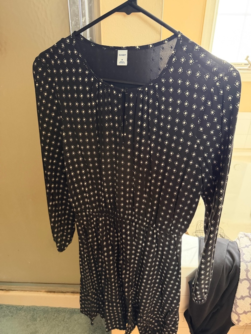 Old Navy Black Long-Sleeve Printed Tie-Neck Dress